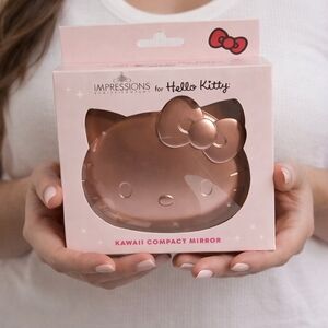 Hello Kitty Kawaii Compact Mirror – New Rose Gold Size 4.75" W 4" H 0.6" D